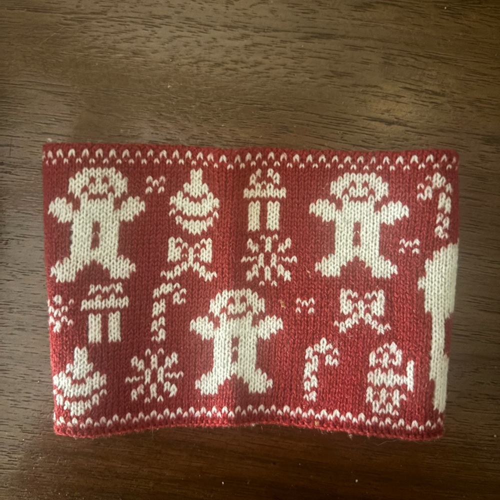 Starbucks Festive Red and White Knit Sleeve